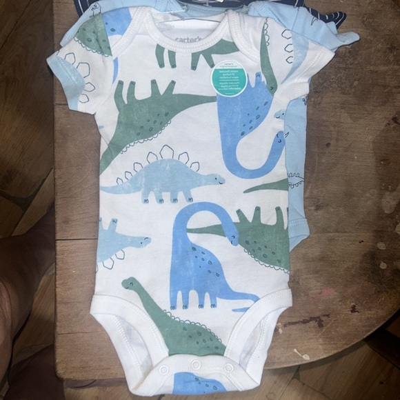 Carters onesies 3pack - Picture 4 of 4